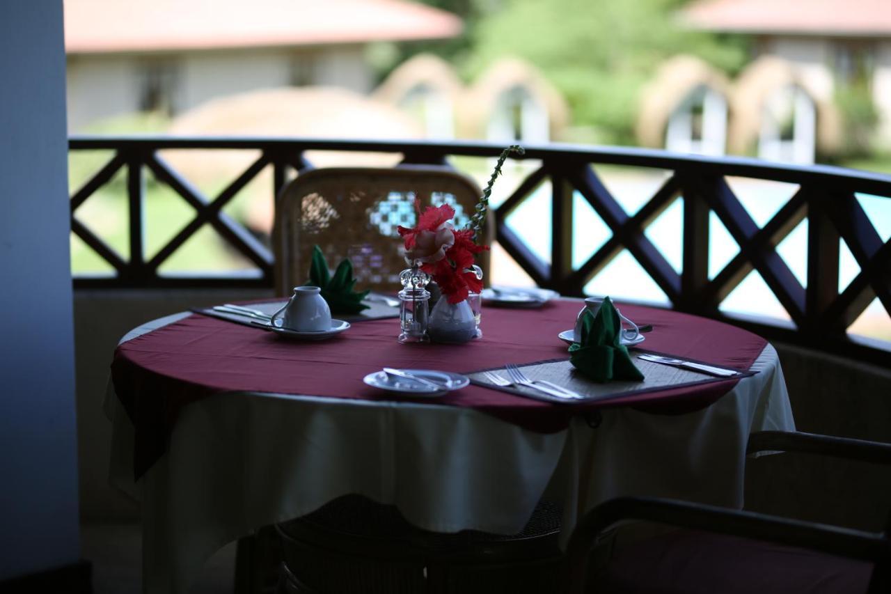Hibiscus Garden Hotel Tissamaharama Exterior foto